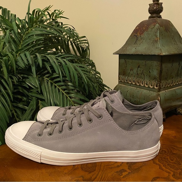 Converse Chuck Taylor Leather Sneakers - Picture 8 of 8